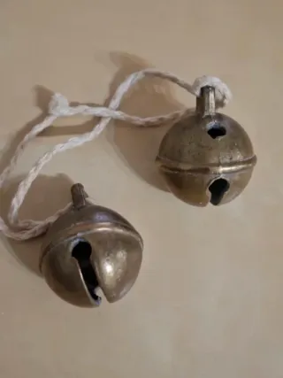 Antiche campanelle in bronzo