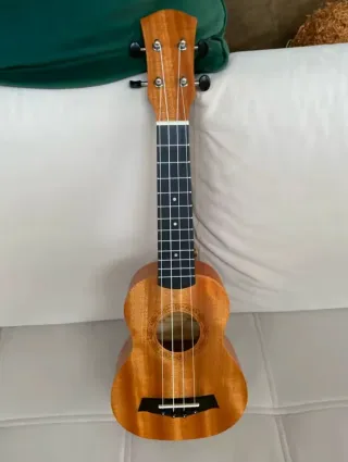 Ukelele madera caoba nuevo a estrenar