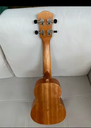 Ukelele madera caoba nuevo a estrenar