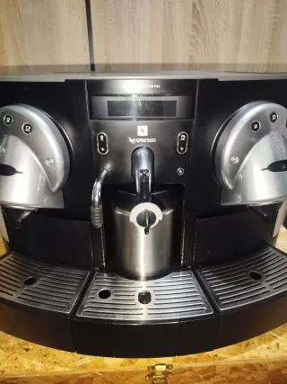 Cafetera Nespresso Gemini CS 220 Pro