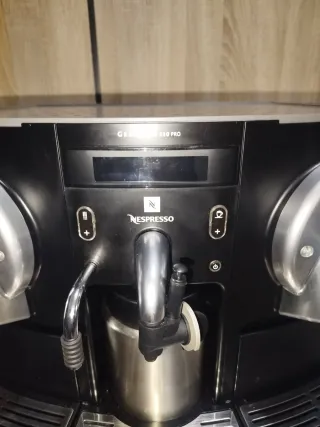 Cafetera Nespresso Gemini CS 220 Pro