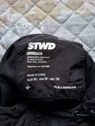 Cortavientos Pull&Bear Negro