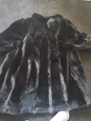 Abrigo de Piel Bizon Rayas Marrón Negro