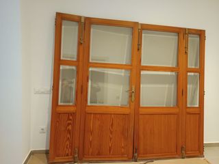 Puertas de madera con marco