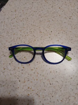 Occhiali da lettura blu e verdi