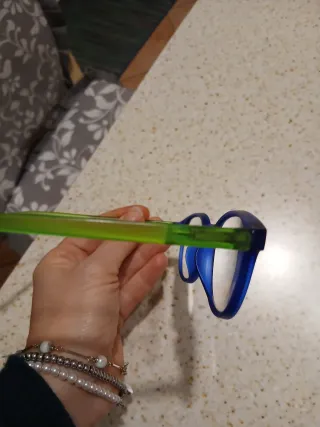 Occhiali da lettura blu e verdi