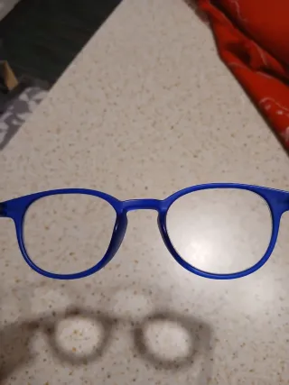 Occhiali da lettura blu e verdi