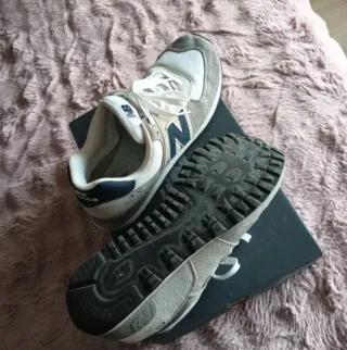 Zapatillas New Balance Beige y Azul Mod. 574