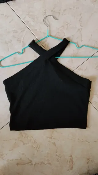 Top negro cruzado halter talla 10-11