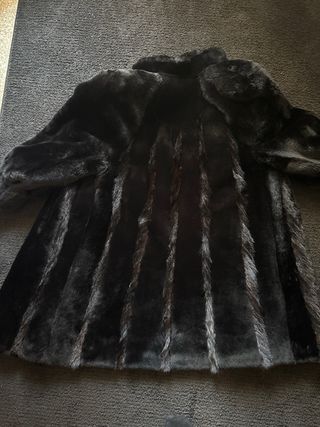 Abrigo de piel negro