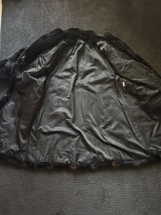 Abrigo de piel negro