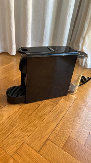 Cafetera Nespresso Krups Negra