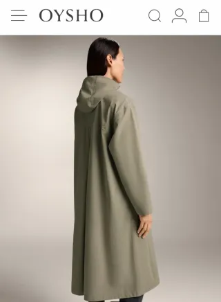 Chaqueta Oysho impermeable extraligera 10K