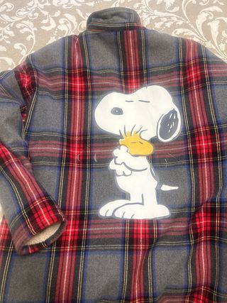 Abrigo Zara cuadros borrego T.13/14 con serigrafía