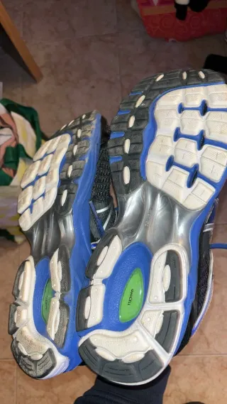 Zapatillas Puma Negras y Azules