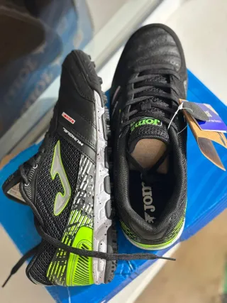 Zapatillas Fútbol Joma Negras y Verdes
