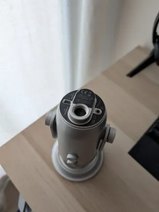 Micrófono Blue Yeti Plata