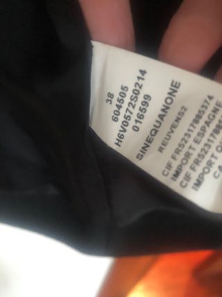 Sinequanone capa corta lana virgen negra