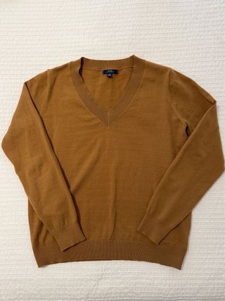 Jersey Kiabi cuello pico camel talla M