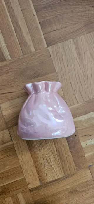 Jarrón de cerámica rosa perlado