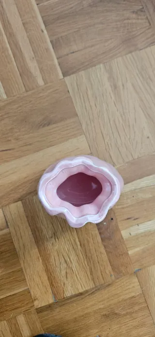 Jarrón de cerámica rosa perlado