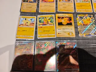 Cartas Pokémon: Pikachu, Arcanine, etc.