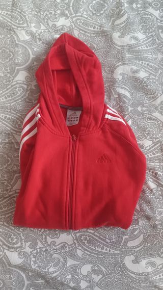 Sudadera Adidas Roja con Cremallera y Capucha