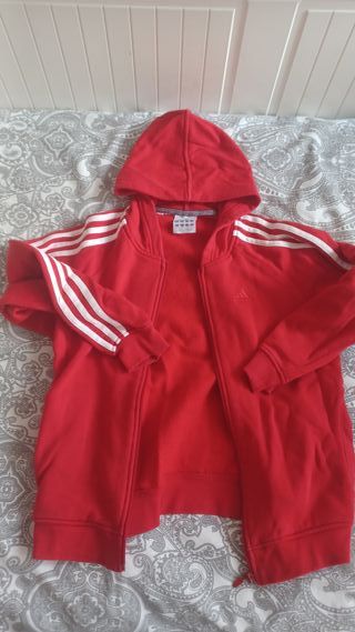 Sudadera Adidas Roja con Cremallera y Capucha