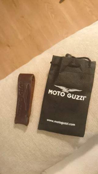 Porta-chaves Moto Guzzi Pele Genuína