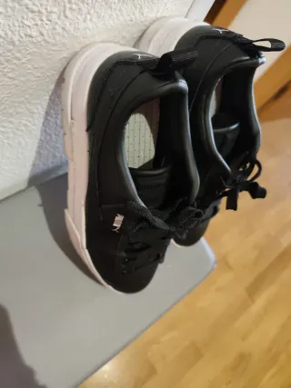 Deportivas Puma plataforma negras