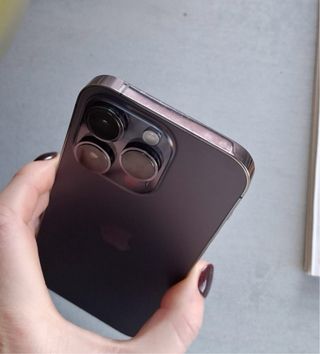 iPhone 14 Pro Morado