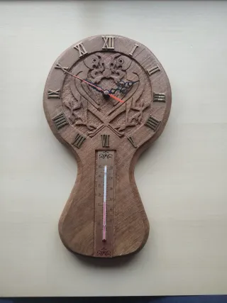 Talla Reloj y Termómetro de Madera
