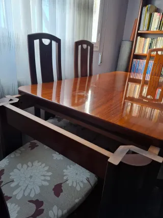 Mesa comedor y 4 sillas madera