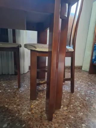 Mesa comedor y 4 sillas madera