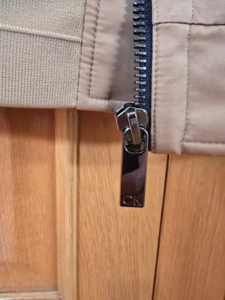 Cazadora Bomber Calvin Klein Beige. PRECIO NO NEGO