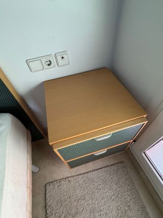 Cama doble 150 + 2 mesitas de noche Estilo moderno