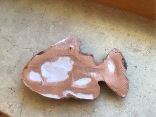 Pesce in ceramica dipinto a mano