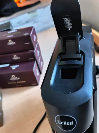 Cafetera Eclissi + cápsulas de café Garibaldi