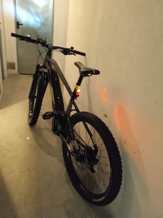 Bicicleta eléctrica Rockrider + casco.