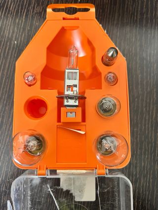 Maletín triángulos Renault y estuche de bombillas