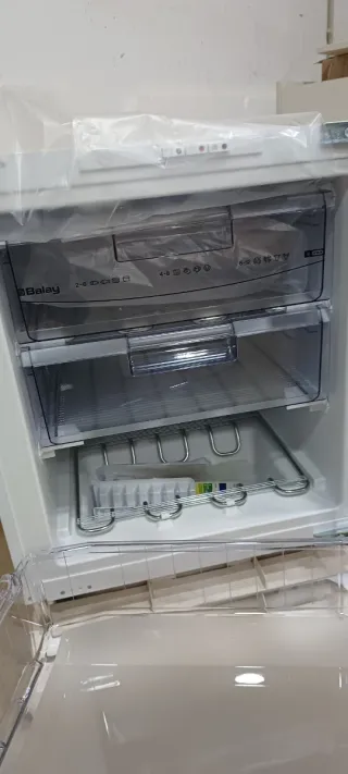 Congelador vertical Balay 3 cajones