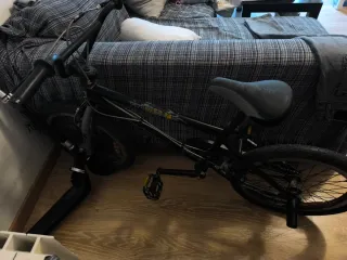 Bicicleta BMX Negra decathlon