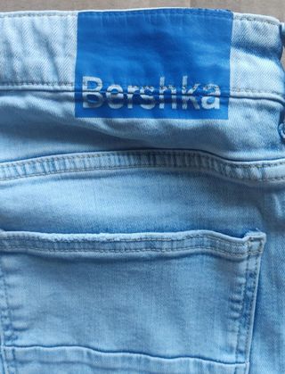 PANTALÓN UNISEX ROTO ELÁSTICO BERSHKA TALLA S