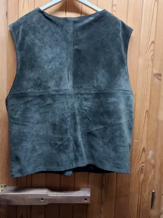 Chaleco de ante verde oliva