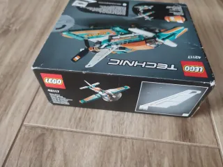 LEGO Technic Aereo da competizione 42117