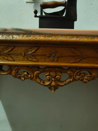 Consola vintage para recibidor madera tallada y má