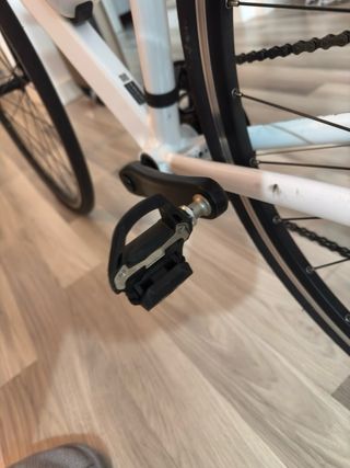 Bicicleta de carretera Triban blanca talla s