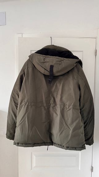 Abrigo de invierno verde oliva