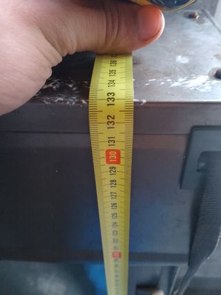 Ventana aluminio marrón con persiana