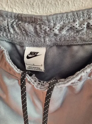 Pantalón Nike Air Max Gris